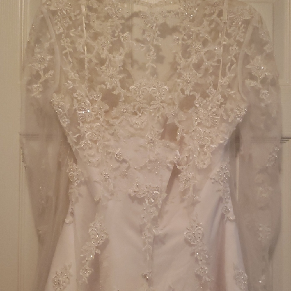 Wedding dress - Picture 5 of 8